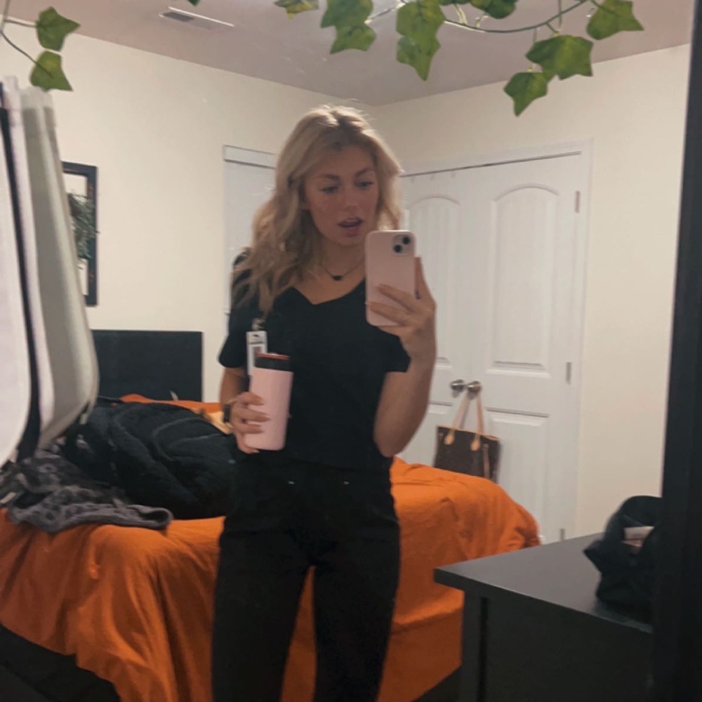 Meet your Posher, Regan